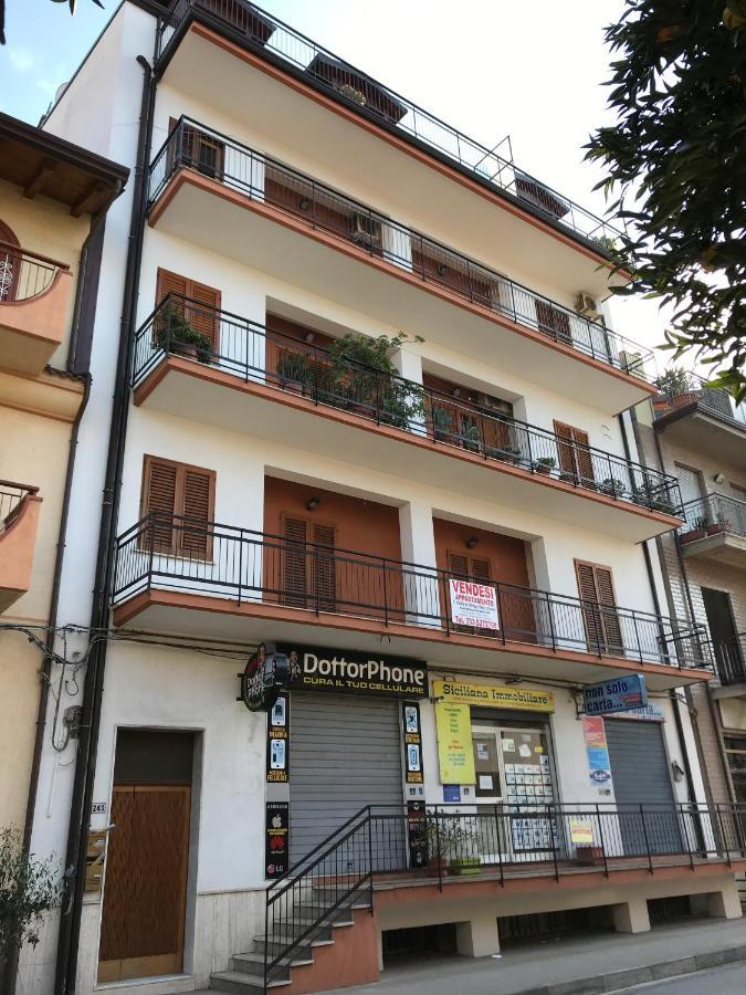 Апартаменты Mansarda In Centro Capri Leone Экстерьер фото