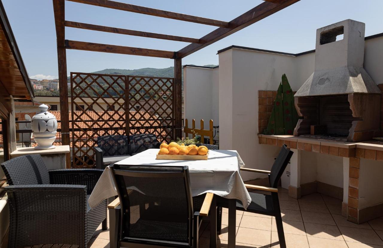 Апартаменты Mansarda In Centro Capri Leone Экстерьер фото